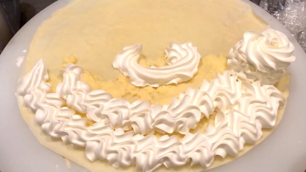 How to make Creamy Crepes - Japanese Street food