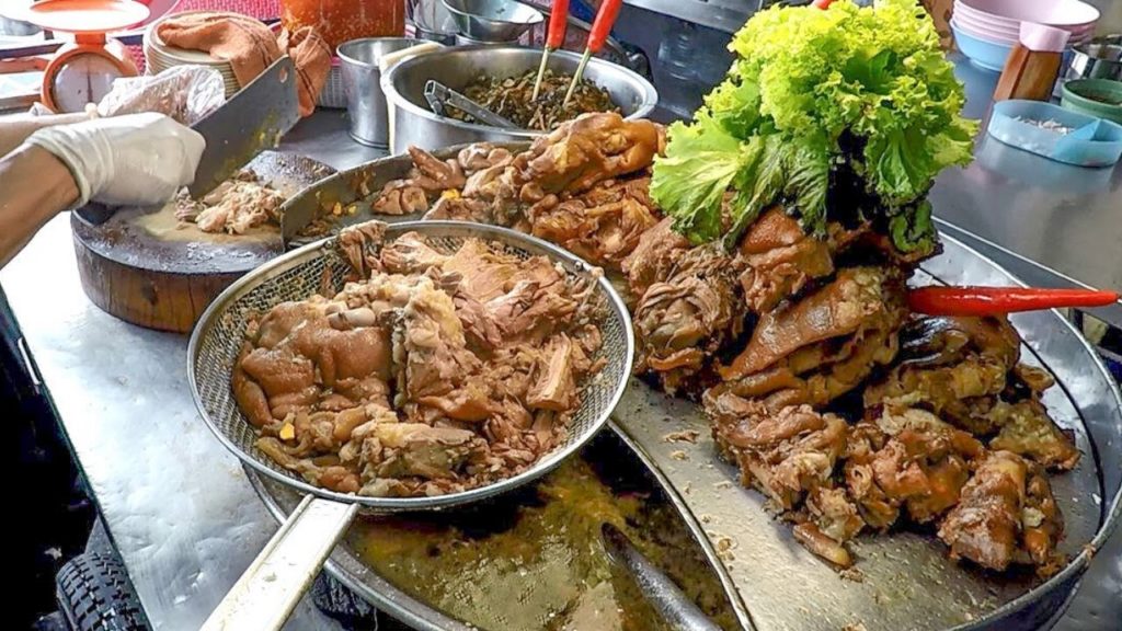 Bangkok Street Food. Great Skills, Huge Variety of Food. Wang Lang Market, Thailand