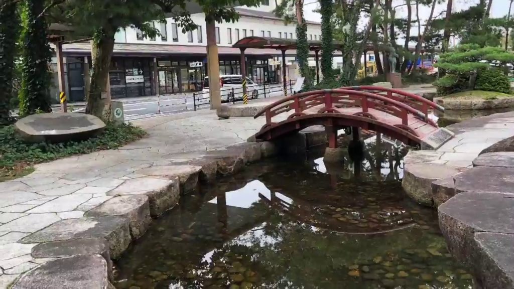 地方の名物 岡山空港のお庭を歩く!Japan Trip local Okayama Airport walk in the garden 地方の名物 岡山空港のお庭を歩く!Japan Trip local Okayama Airport walk in the garden