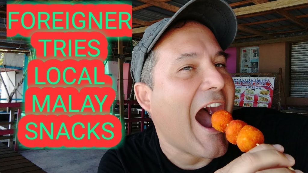 FOREIGNER TRIES MALAY SNACKS / DEEP FRIED STREET FOOD / PULAU PANGKOR VLOG / TRAVEL VLOG MALAYSIA