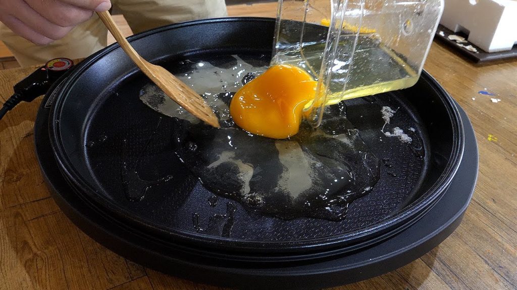 거대한 타조알 후라이 / giant fried egg - ostrich egg / korean street food