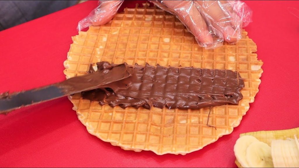 신메뉴 접어먹는 폴더 크레페 / 콘 크레플 속초 중앙시장 /길거리 음식 / new menu folder crepe in sokcho market /korean street food