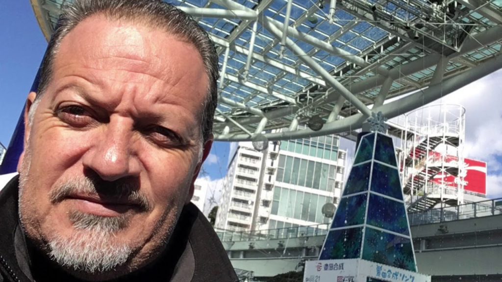 OASIS 21 AND THE NAGOYA TOWER. オアシス21と名古屋の塔があります。Japan travel guide.