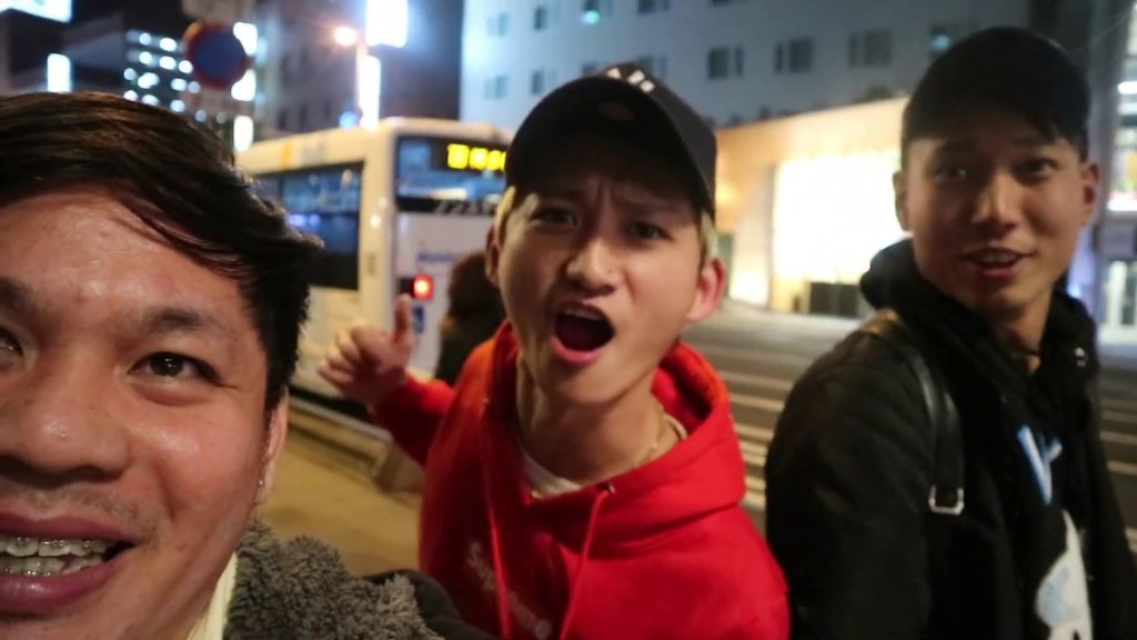 Fukuoka Tower and Fukuoka City Beach Park | Japan Travel Vlog