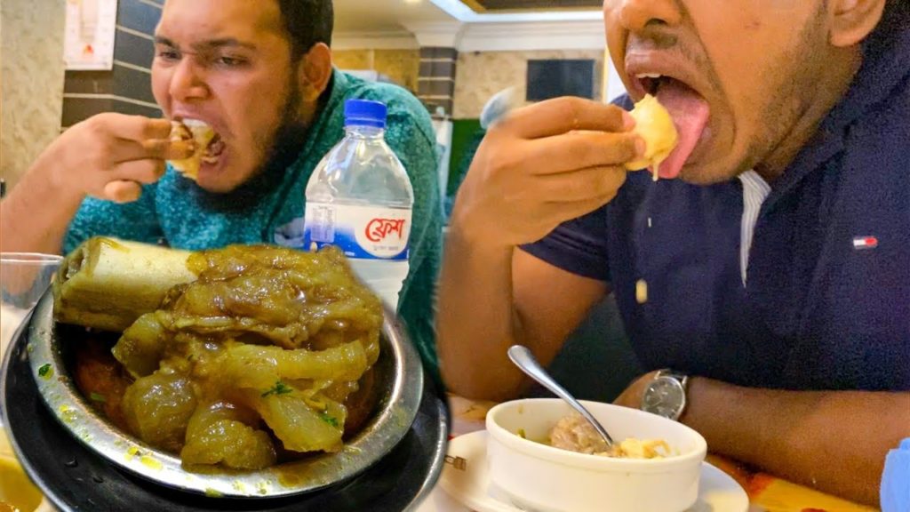 Eating Breakfast(Meat Curry/Nolir Jhol/Chicken Curry/Chicken Soup/Nihari) With Friends at AlKaderia