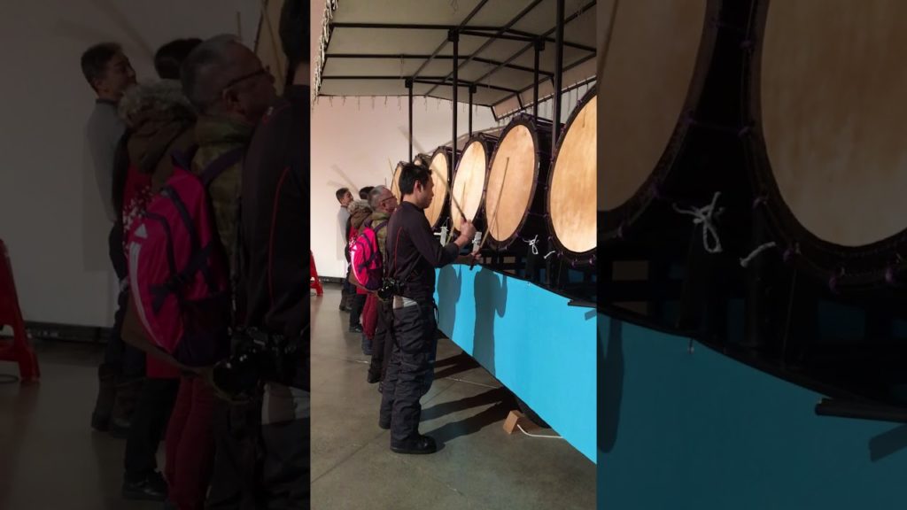 Initiation aux tambours Japonais au musée Warasse à Aomori