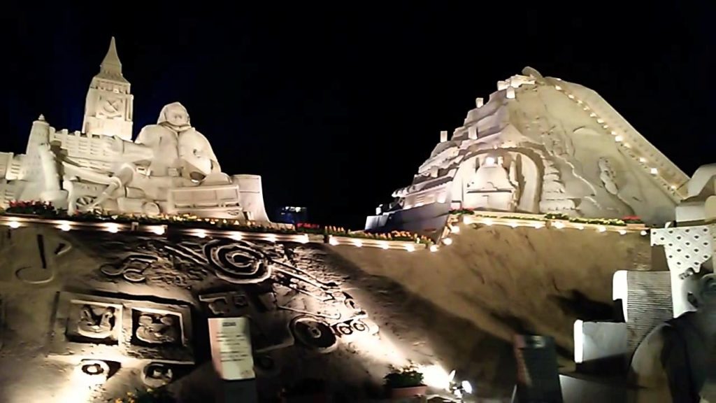 Japan Sand Statue Festivals in Kagoshima, Japan (4 May 2015) Japan Sand Statue Festivals in Kagoshima, Japan (4 May 2015)