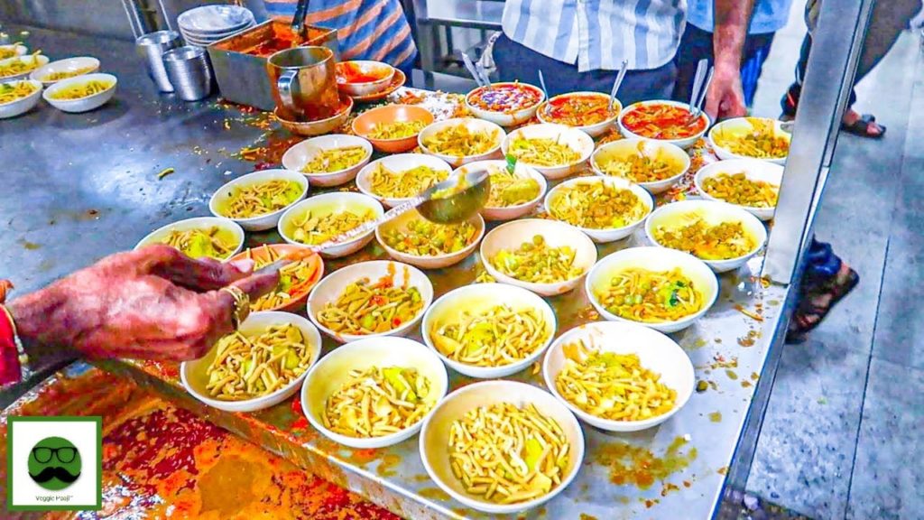 HUGGEE Mamledar Misal in Thane| Mumbai Street Food | Veggie Paaji