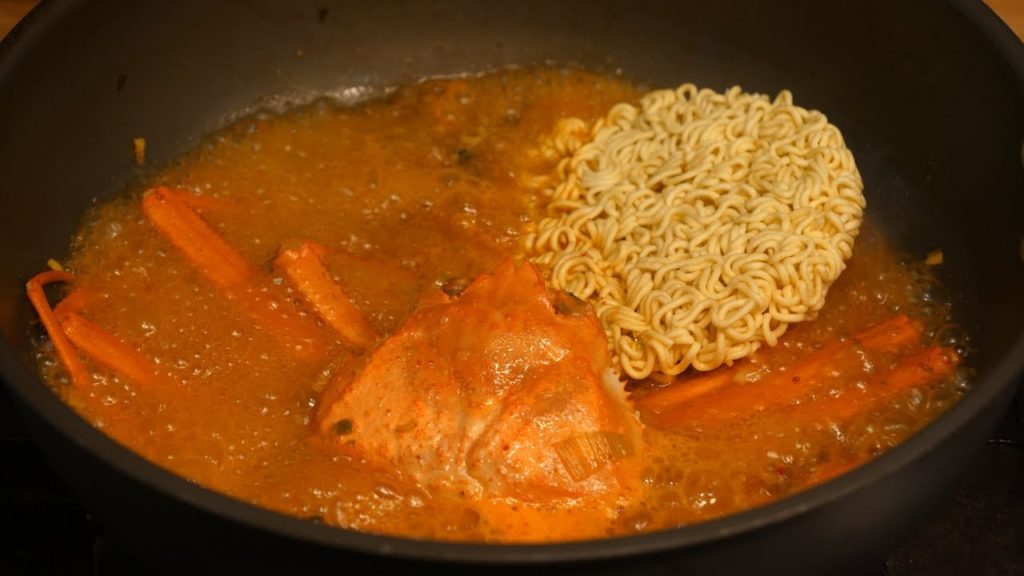 Spicy Ramen with Red Snow Crab - Korean Street Food