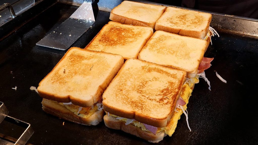 바삭한 치즈 베이컨 토스트 / crispy cheese bacon toast / korean street food