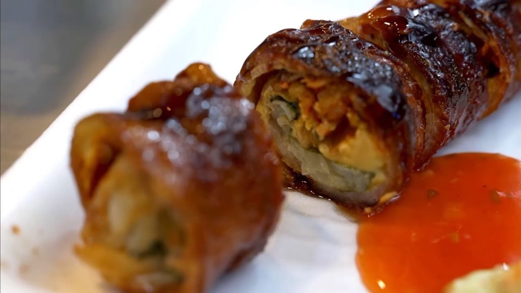 김치말이삼겹 Cheese Bacon Kimchi Roll - Korean Street Food / 강릉 중앙시장 길거리음식