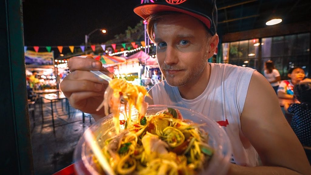 Night Market LOVER / Spicy and Rainy Day / Street Food Adventures in Bangkok Thailand