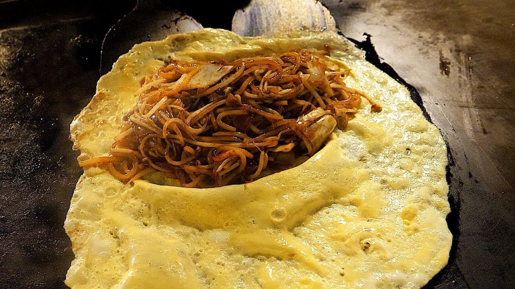 오믈렛 야끼소바 / japanese omelette fried noodles - korean street food