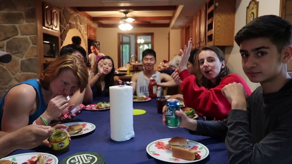 COLLEGE DESTINATIONS 2018 & trying to fly my mavic pro drone | DAY TWO | VLOG #11