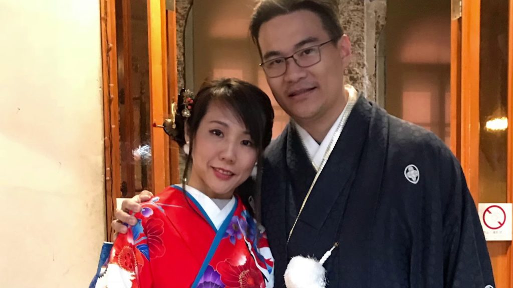 A Malaysian couple enjoyed a kimono experience by trip to winter Hakodate