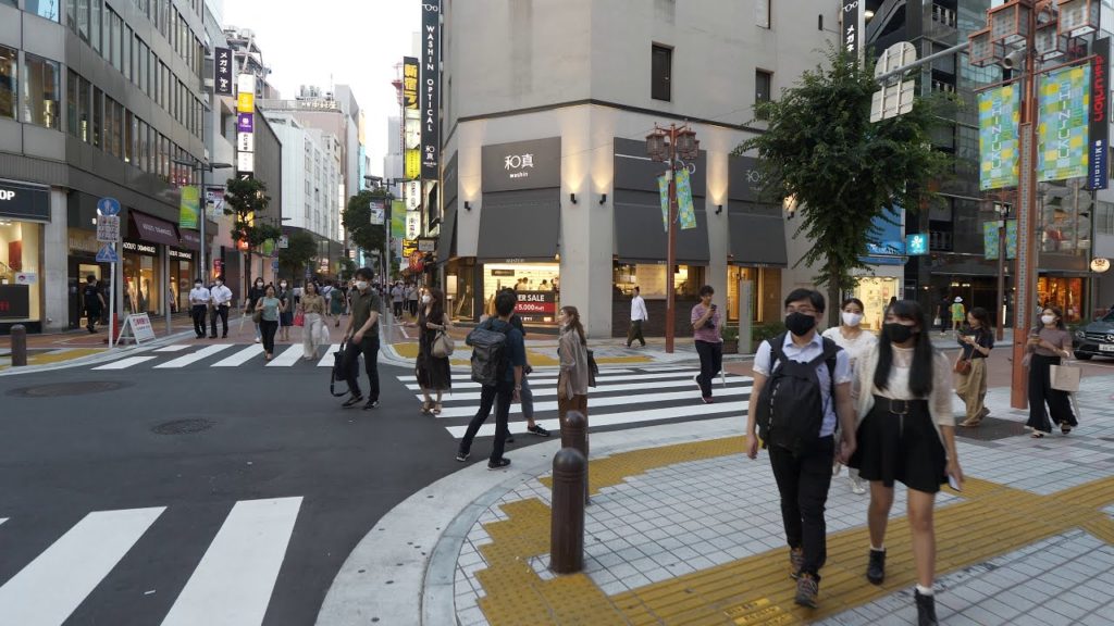 【4K】Evening walk in Tokyo from Shinjuku to Yotsuya and Ichigaya
