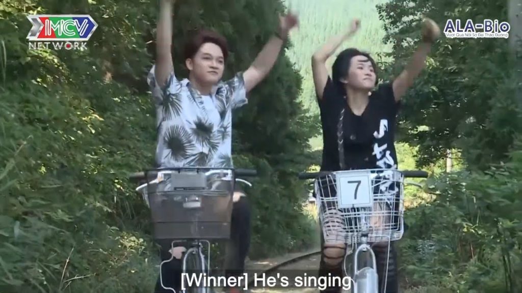 Winner -Việt Thi thích thú đạp xe trên đường sắt Odate-Kosaka và ngắm nhìn núi Moriyoshi | DLKT 2020 Winner -Việt Thi thích thú đạp xe trên đường sắt Odate-Kosaka và ngắm nhìn núi Moriyoshi | DLKT 2020