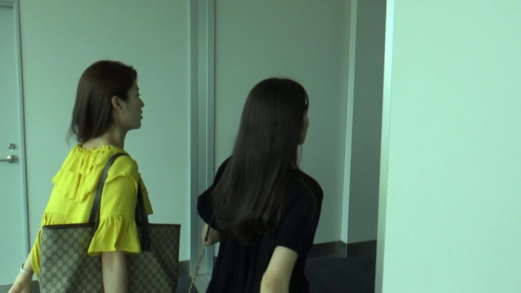 [삐쿤] 기타큐슈 후쿠오카 여행 1일차 #10, 기타큐슈 공항을 나가면서 어렴풋이 보이는 작은 면세점