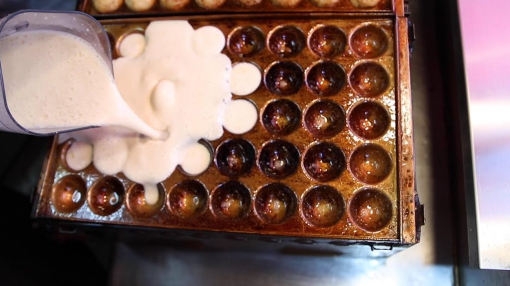 絶妙な火加減で作るもちもちカラリなたこ焼きの作り方 /Japanese Street Food:"Tako-yaki(A Flour Dish with Octopus)"
