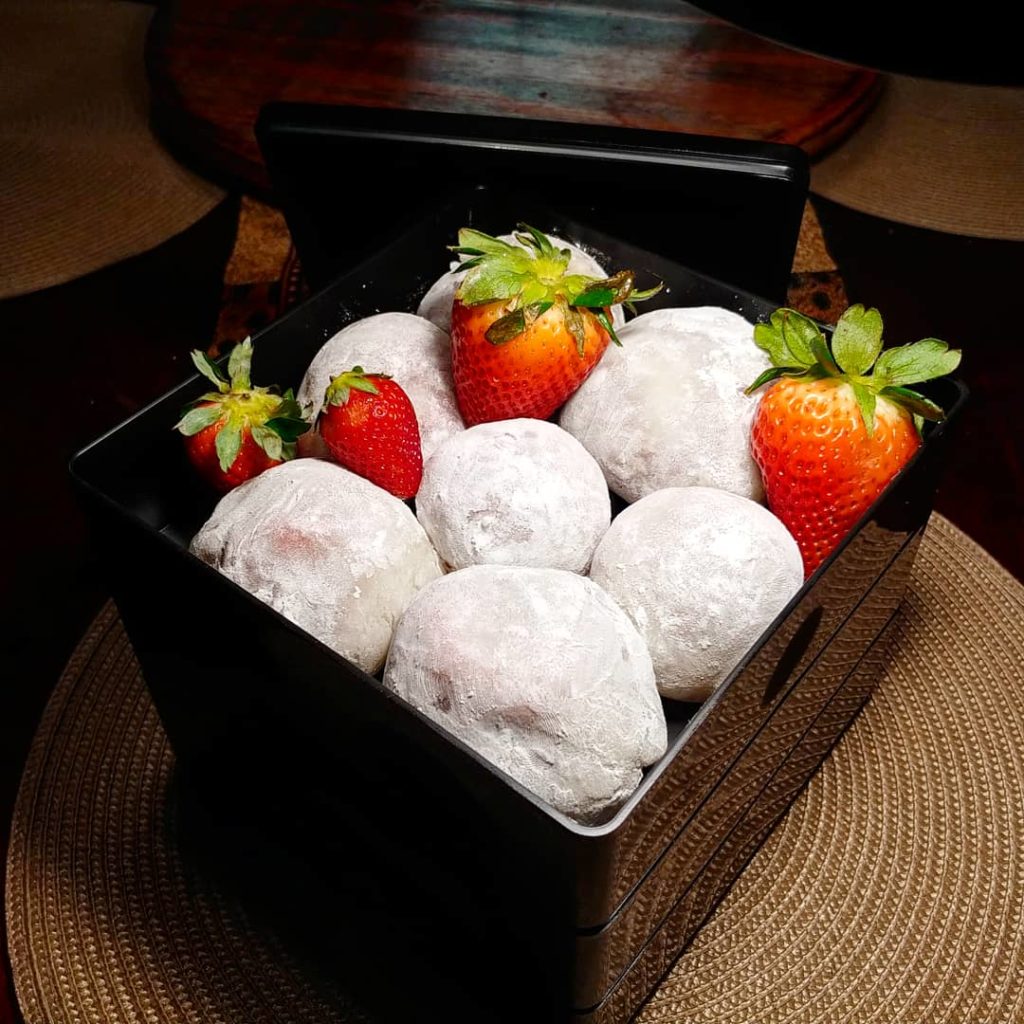 Made Ichigo Daifuku with a friend!