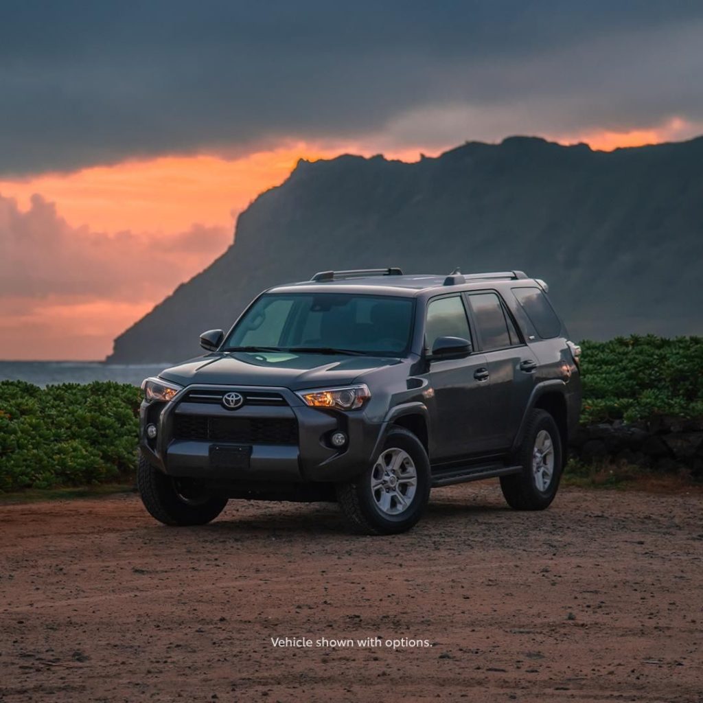 Perfect for view chasing. #4runner #LetsGoPlaces @toyotahi @crystalphvm...