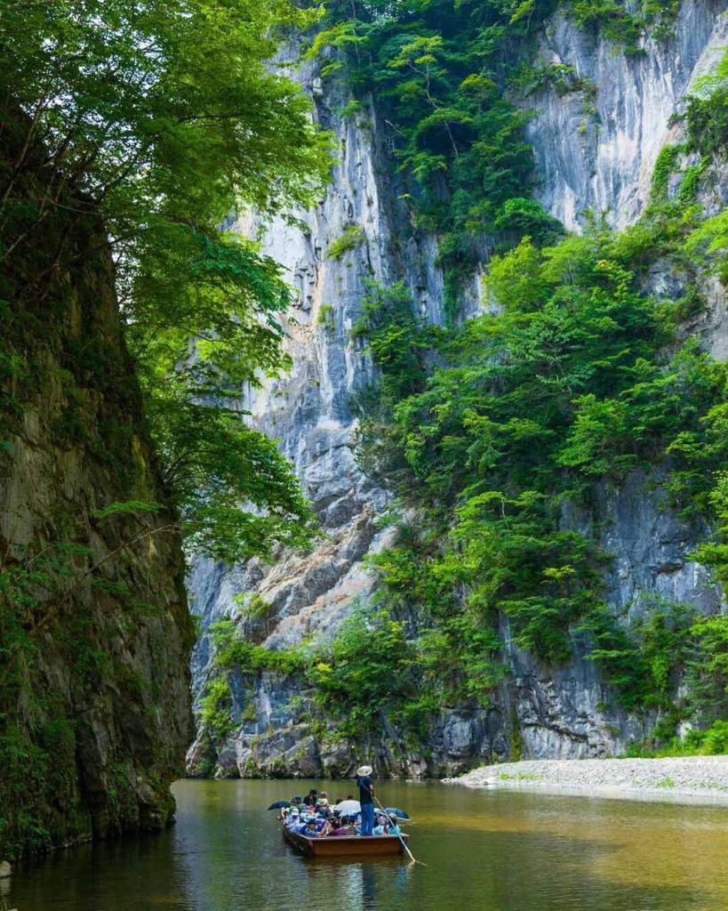 Visitors to majestic Geibikei Gorge in Iwate can enjoy a unique boat ride where ...