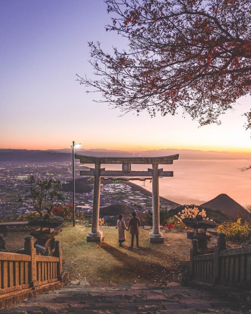 Enjoy this spectacular view through the torii at Takaya Shrine in Kagawa Prefect...