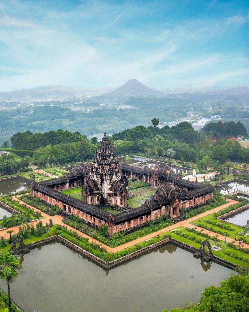 We know what you may be thinking - "𝘵𝘩𝘢𝘵 𝘥𝘰𝘦𝘴𝘯'𝘵 𝘭𝘰𝘰𝘬 𝘭𝘪𝘬𝘦 𝘑𝘢𝘱𝘢𝘯𝘦𝘴𝘦 𝘢𝘳𝘤𝘩𝘪𝘵𝘦𝘤𝘵𝘶𝘳𝘦...