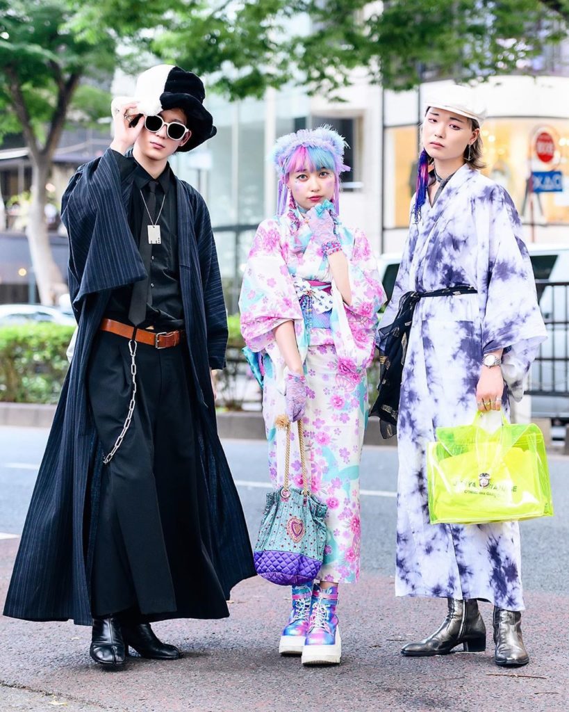 Tokyo Fashion: Japanese street style personalities Nagi (@12.na.167), Emiry (@emiryyyy), and … Japanese street style personalities Nagi (@12.na.167), Emiry (@emiry__yyy), and ...