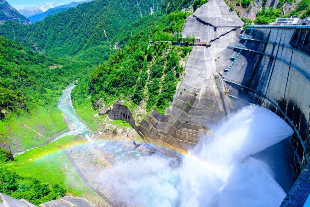 Visit Japan: The Kurobe Dam is the tallest dam in Japan. During the summer over 10 tons of wa… The Kurobe Dam is the tallest dam in Japan. During the summer over 10 tons of wa...
