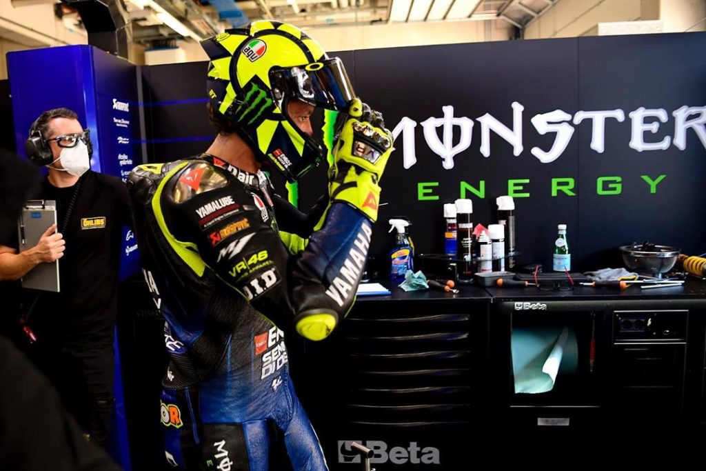 Off to the starting grid 

#MonsterYamaha  #MotoGP  #AustrianGP...