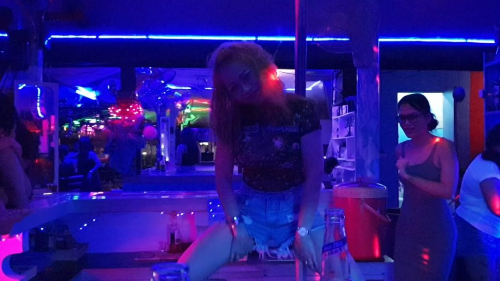 Drunk Thai girls ring bell :) Bowling Bar Koh Samui Thailand