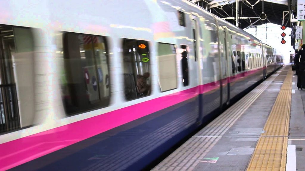 Shinkansen "Toki" arriving at Niigata station