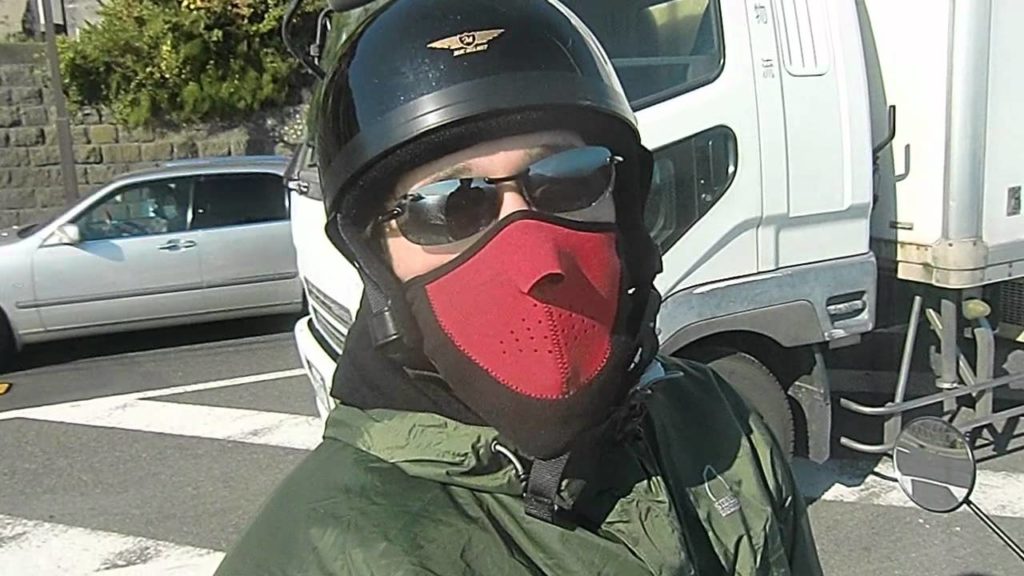 Take a Scooter along Kinko Bay in Kagoshima, Japan and enjoy the sights from the coast. Sakurajima!