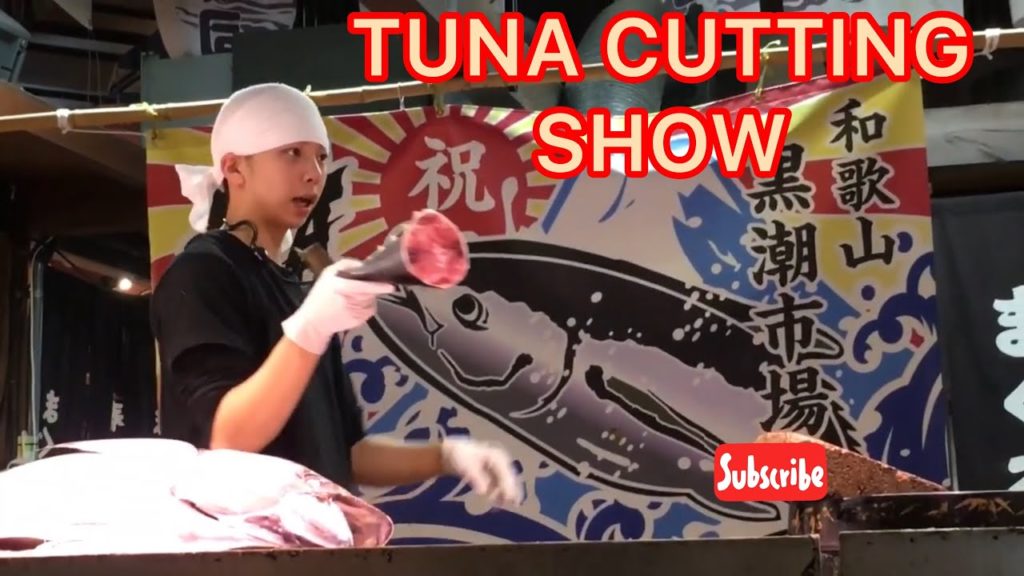 TUNA CUTTING SHOW DI KUROSHIO OCHIBA FISH MARKETS, WAKAYAMA TUNA CUTTING SHOW DI KUROSHIO OCHIBA FISH MARKETS, WAKAYAMA