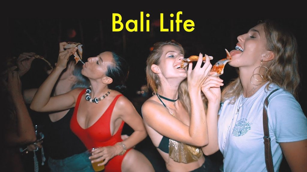 Sexy Pool Party in Bali