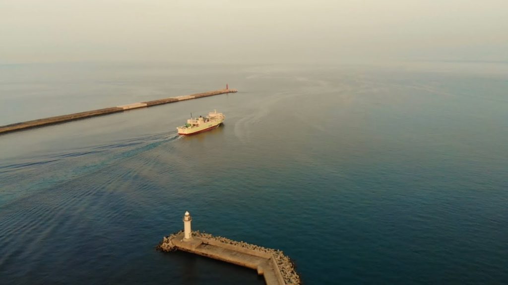 Ship's morning. wakayama port.