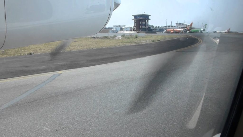 Landing at Lanseria in an Aero Commander 500S