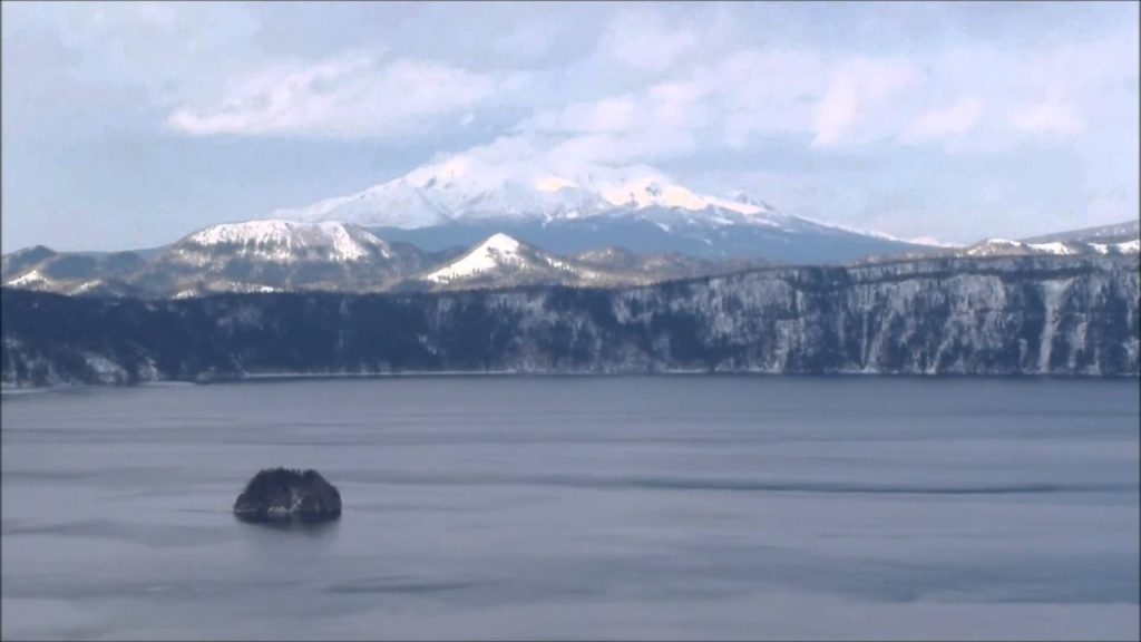 Lake Mashu (Hokkaido, Japan)  晩冬の摩周湖
