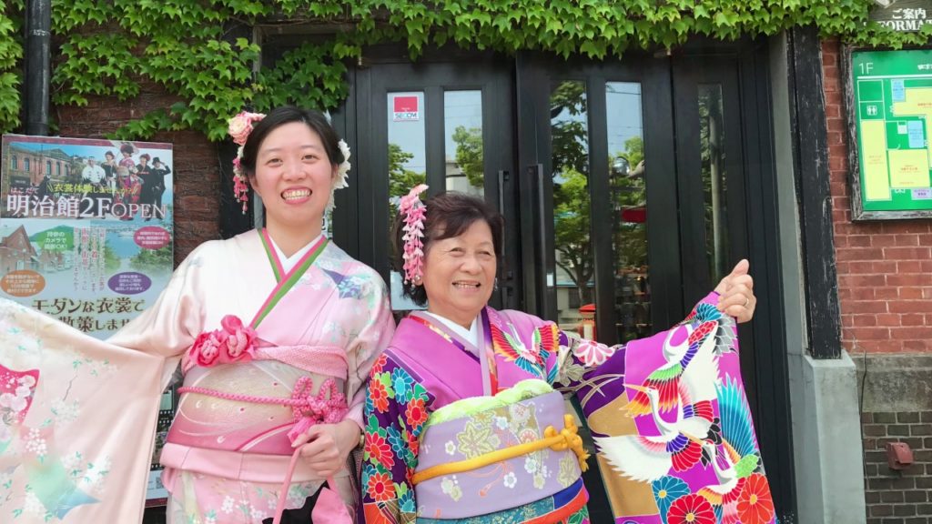 The customers enjoyed a kimono experience in ”Hakodate rental costume kimono & dress”