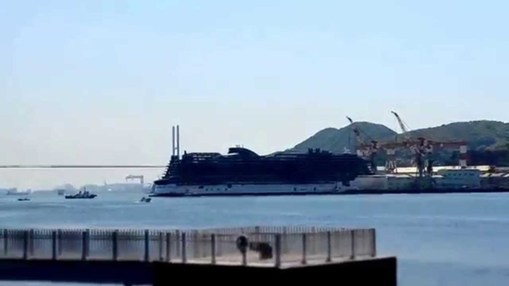 Launch of cruise ship AIDA Prima in Nagasaki,Japan.3rd of May,2014(rough movie).