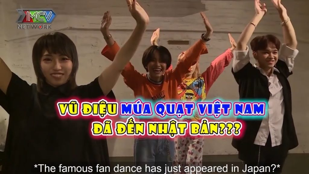 Nhóm thần đồng Nhật Bản Tempura Kidz thích thú với vũ điệu múa quạt Việt Nam của Winner và Việt Thi