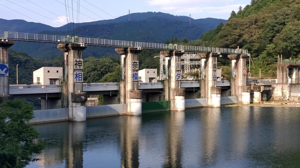 【相模ダム】相模湖の畔にある中国企業に渡った廃れたラブホテルの現状 | 神奈川県 | 中央本線相模湖駅 | Tourist Hotel Le Tour |