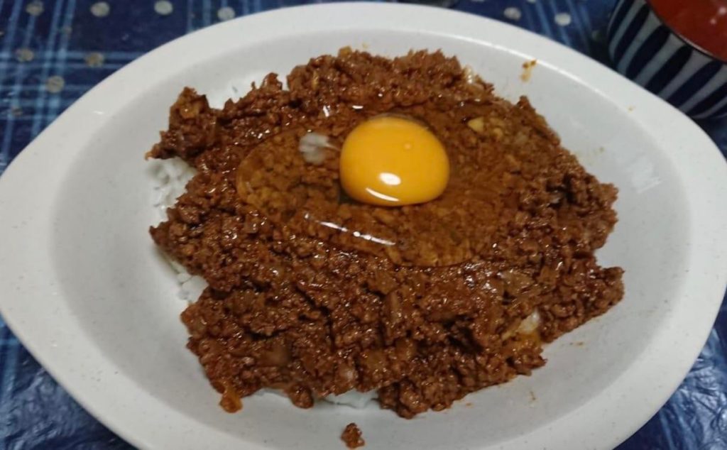 Last night I ate dry curry.It's a made by quickly around 10minute for finish.