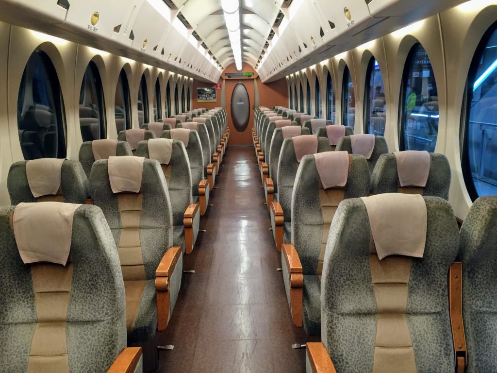 Kansai Kuko Station : always super clean trains