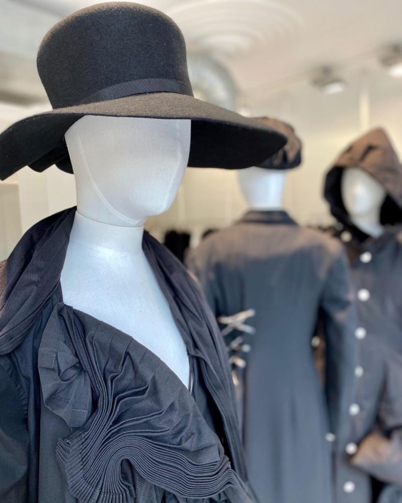 Yohji Yamamoto: Yohji Yamamoto, Yohji Yamamoto pour Homme, Y’s and LIMIfeu AW20 collections avai… Yohji Yamamoto, Yohji Yamamoto pour Homme, Y’s and LIMIfeu AW20 collections avai...