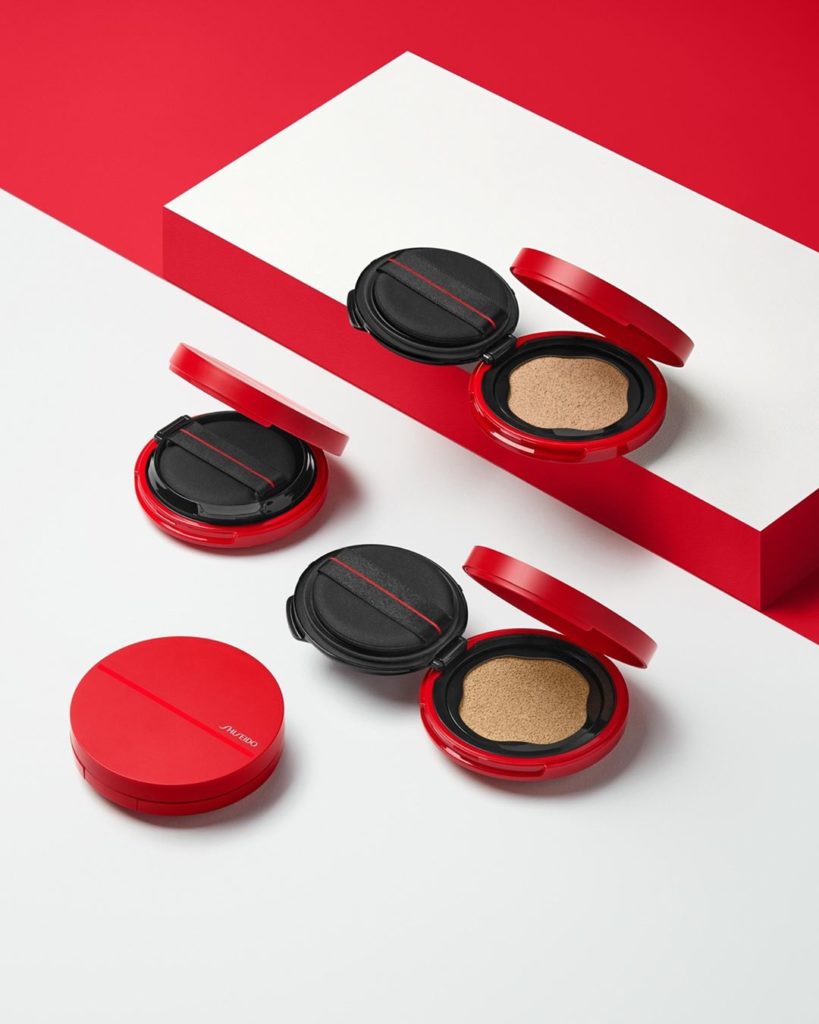 SHISEIDO: Get the glow down on our Synchro Skin Glow Cushion Compact. This high-tech formu… Get the glow down on our Synchro Skin Glow Cushion Compact. This high-tech formu...