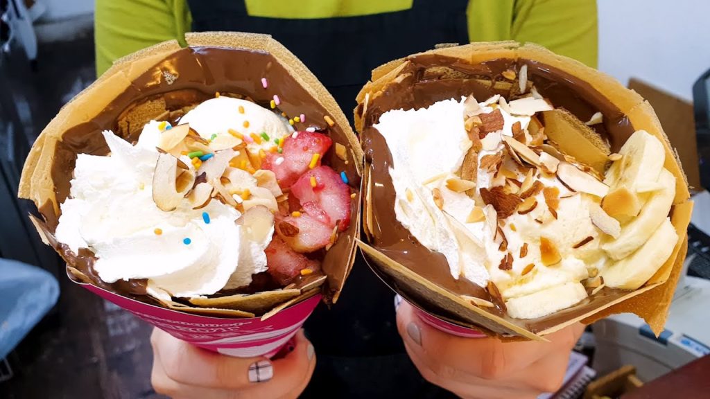 유명한 홍대 꽃다발 크레페, 아이스크림,  딸기 바나나 크레페, Large bouquet crepe, Strawberry banana crepe, Korean street food