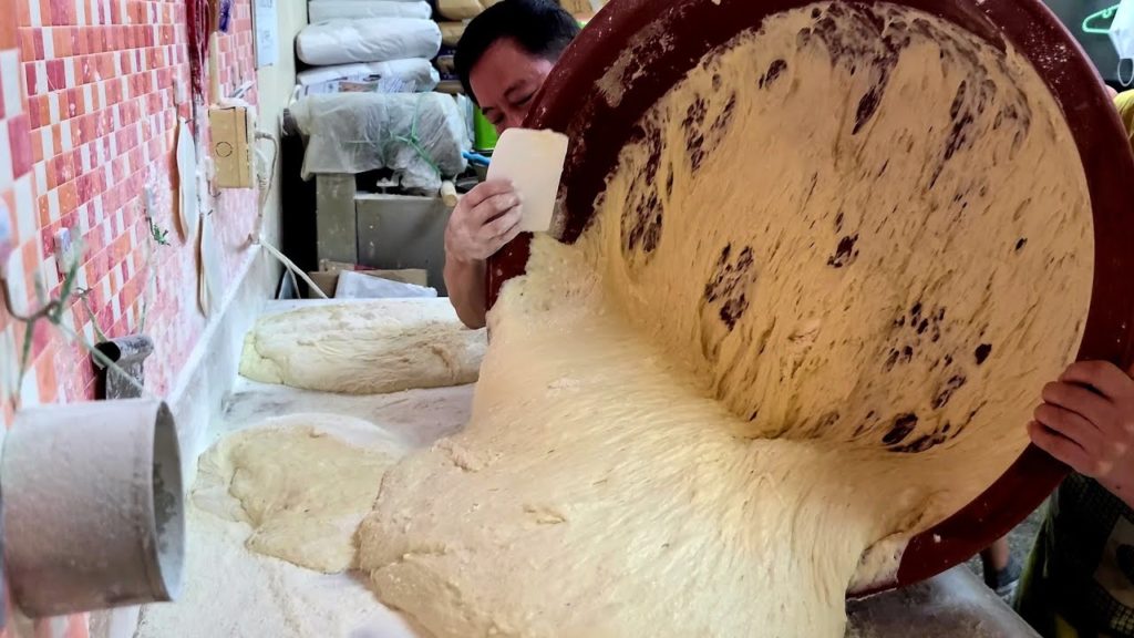 200원 도너츠 달인 / Twist donut making master – Korean street food 200원 도너츠 달인 / Twist donut making master - Korean street food