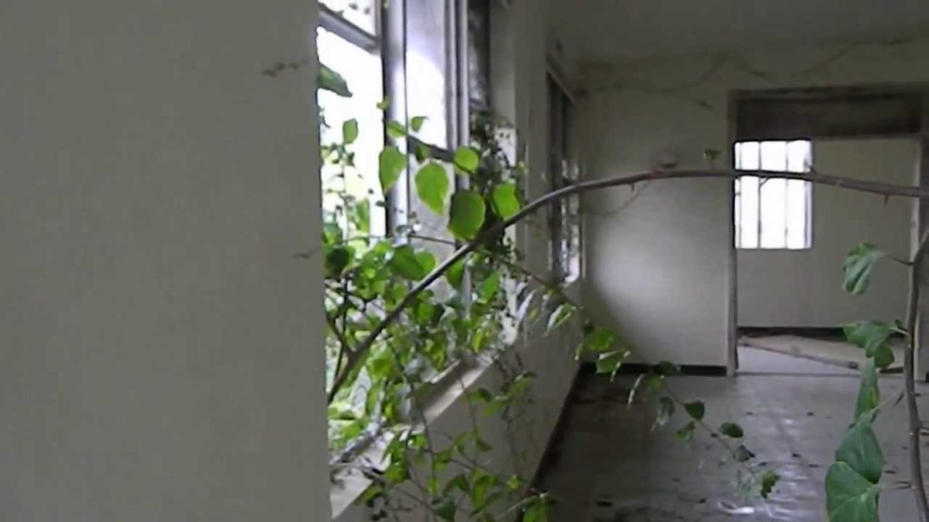 Futenma, Okinawa - abandoned 1 story family housing unit.  Mar 9, 2014